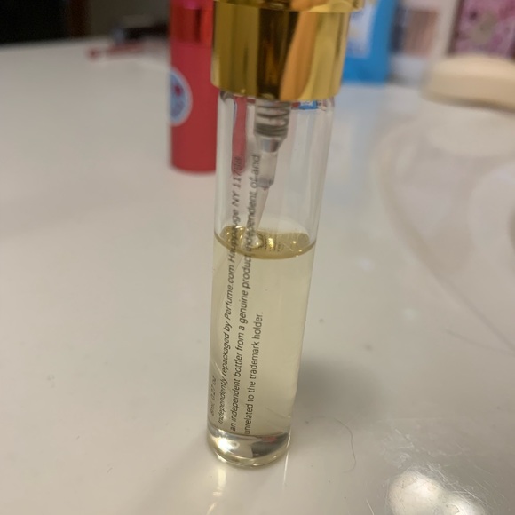 Perfume slightly used but still great in fun travel carrier 🥰 - Picture 7 of 7